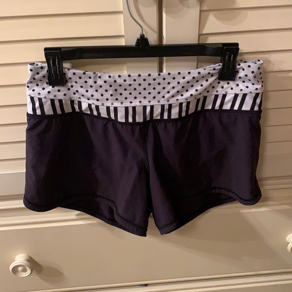Black lulu shorts - Picture 1 of 3